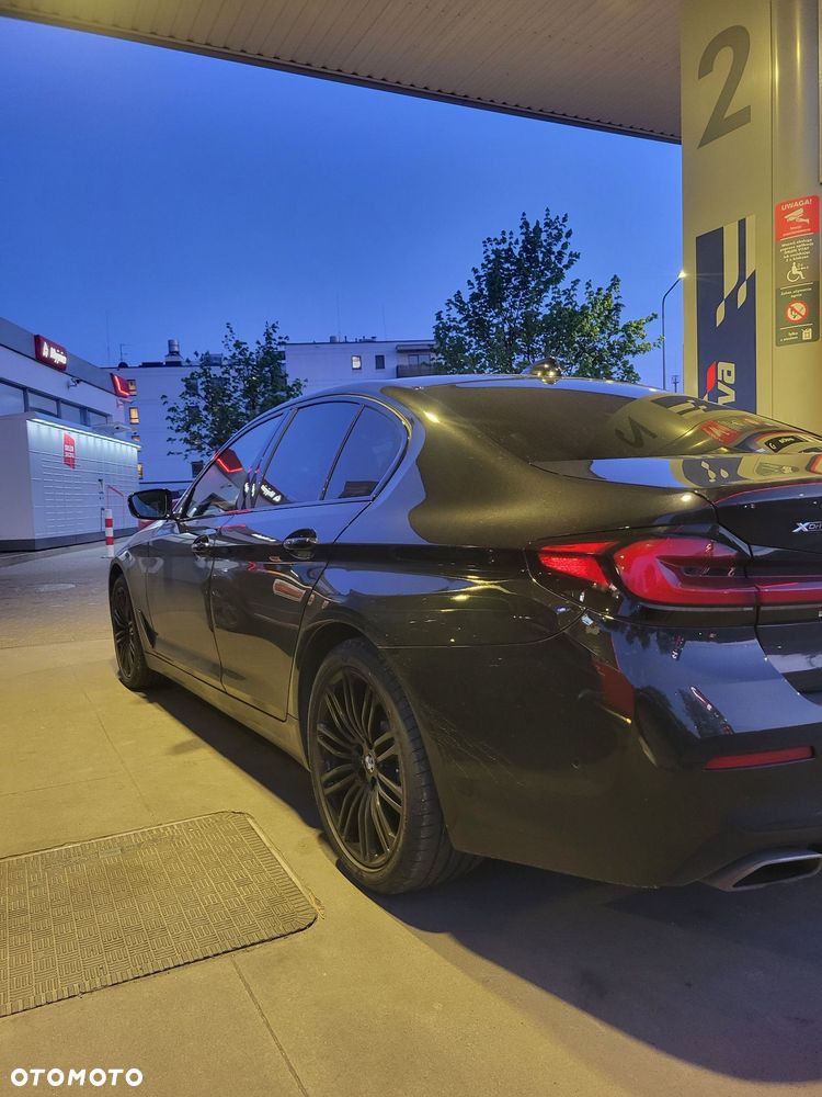 BMW Seria 5 530i xDrive mHEV Luxury Line sport - 25