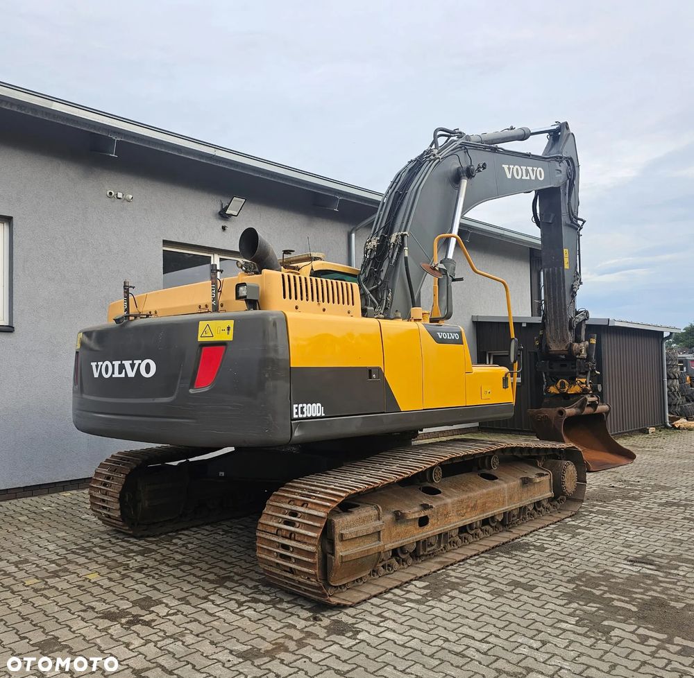 Volvo EC 300DL - 3