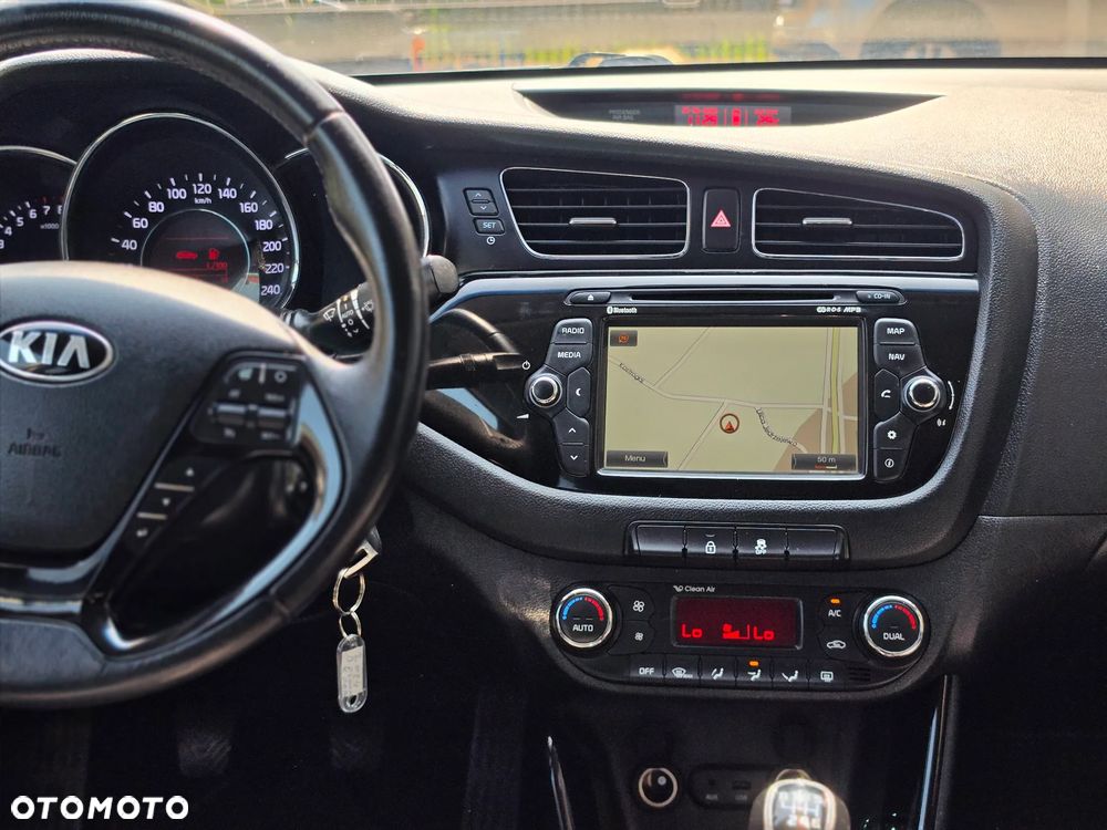 Kia Ceed - 31