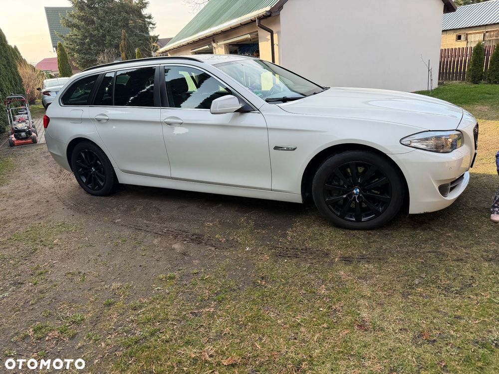 BMW Seria 5 530d xDrive Luxury Line - 11