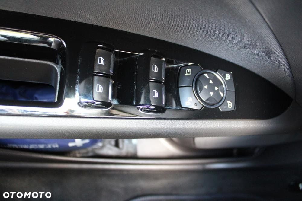 Ford Mondeo - 12