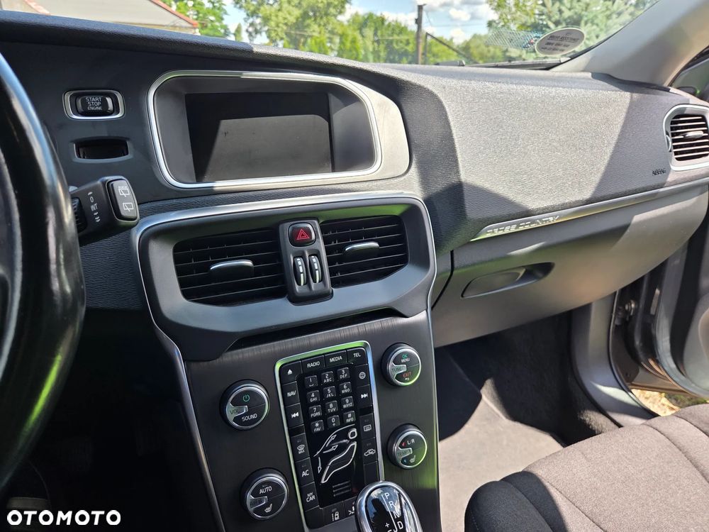 Volvo V40 D2 Momentum - 10