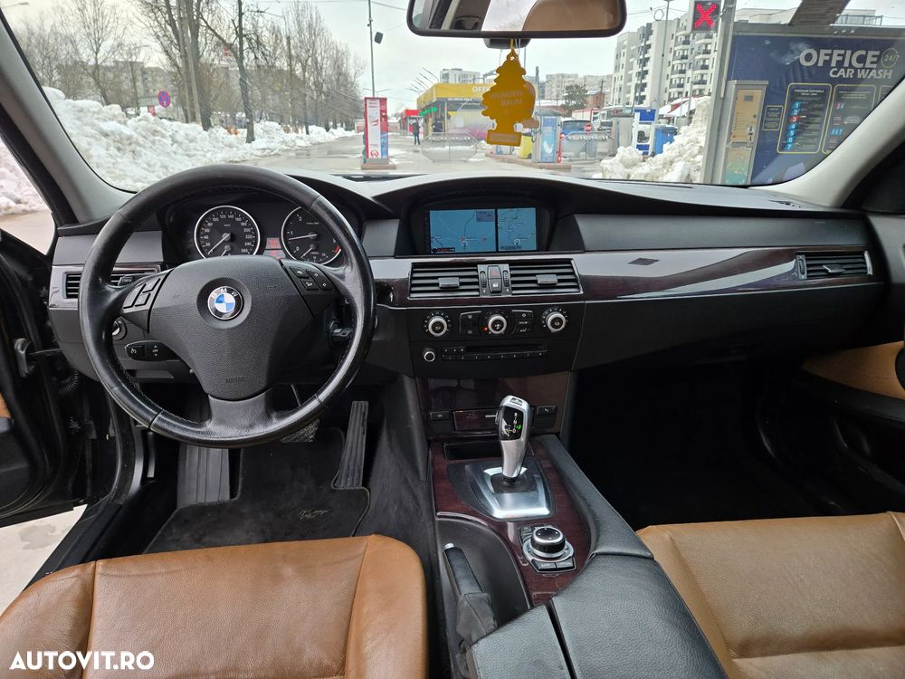 BMW Seria 5 525d Aut. - 9