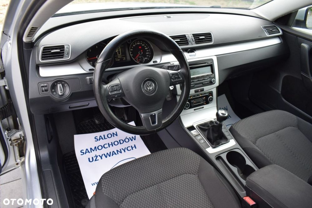 Volkswagen Passat - 16