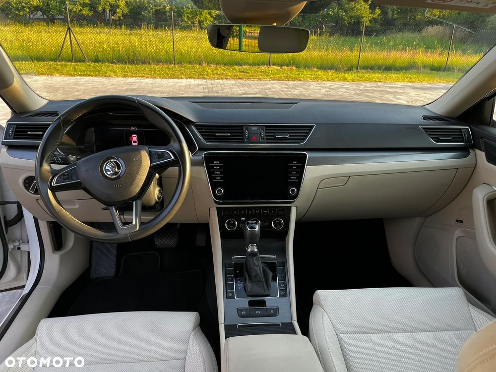 Skoda Superb 2.0 TDI Style DSG - 9