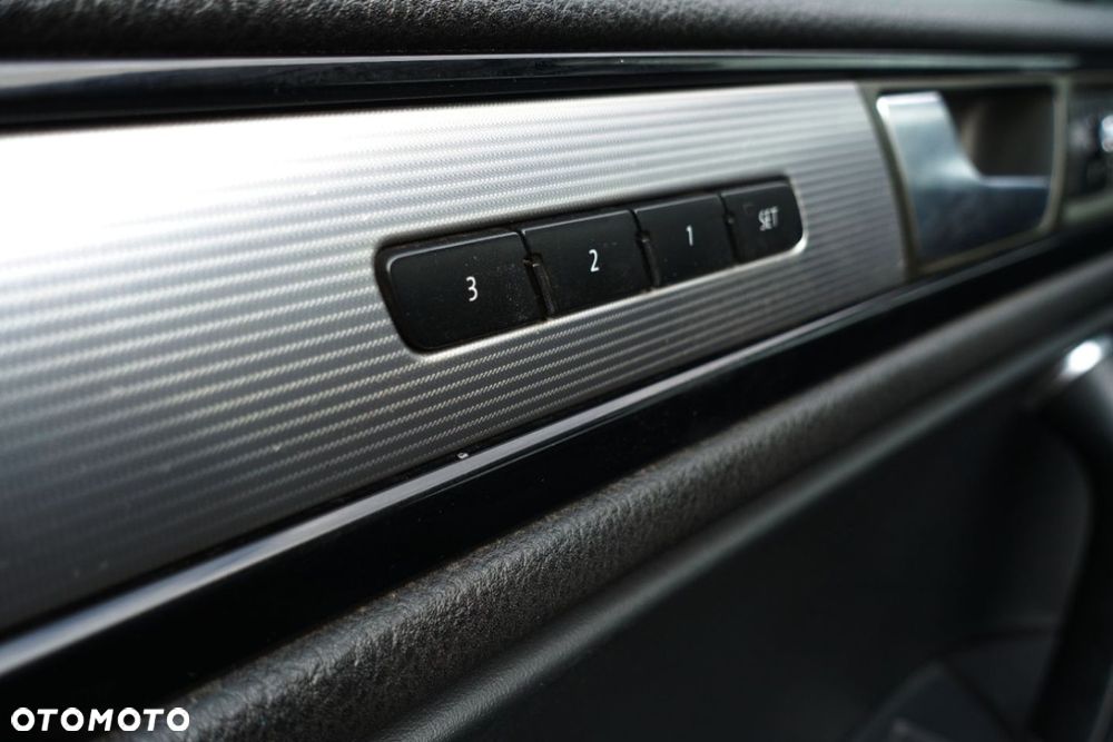 Volkswagen Touareg - 8