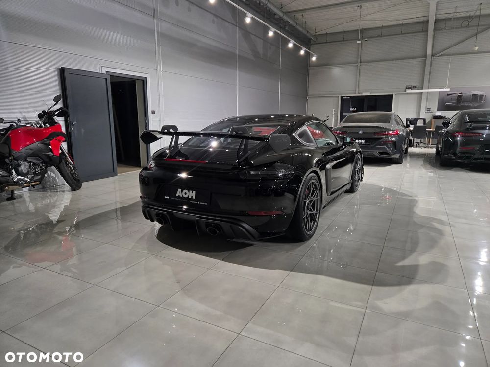 Porsche 718 Cayman - 17
