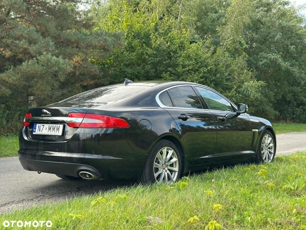Jaguar XF 2.2 D Luxury - 4