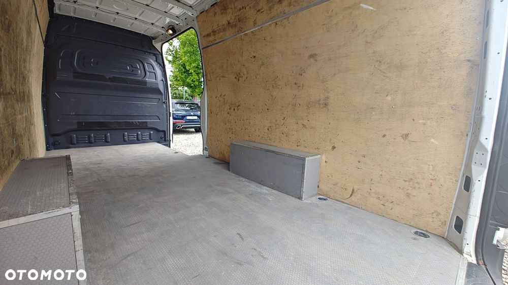 Mercedes-Benz Sprinter - 21
