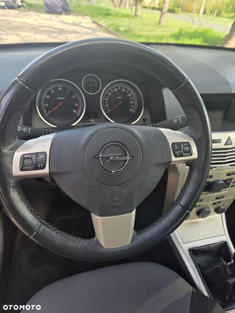 Opel Astra 1.6 Enjoy - 16