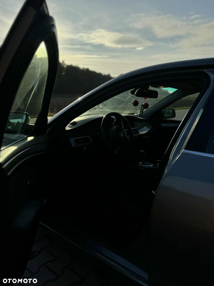 BMW Seria 5 520d Touring - 27