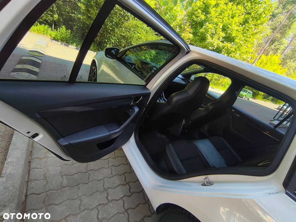 Skoda Octavia 2.0 TDI RS - 12