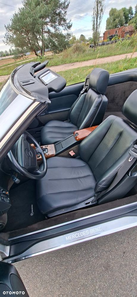 Mercedes-Benz SL - 24