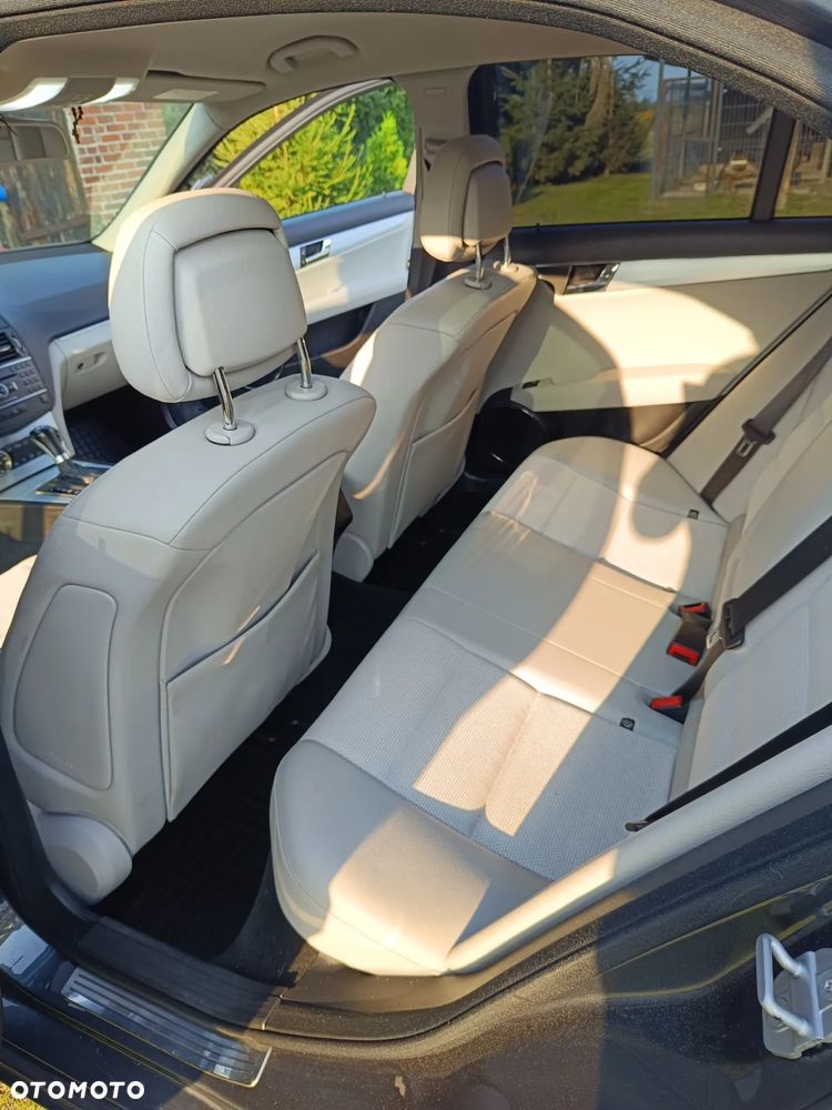 Mercedes-Benz Klasa C 320 CDI Avantgarde 4-Matic - 8