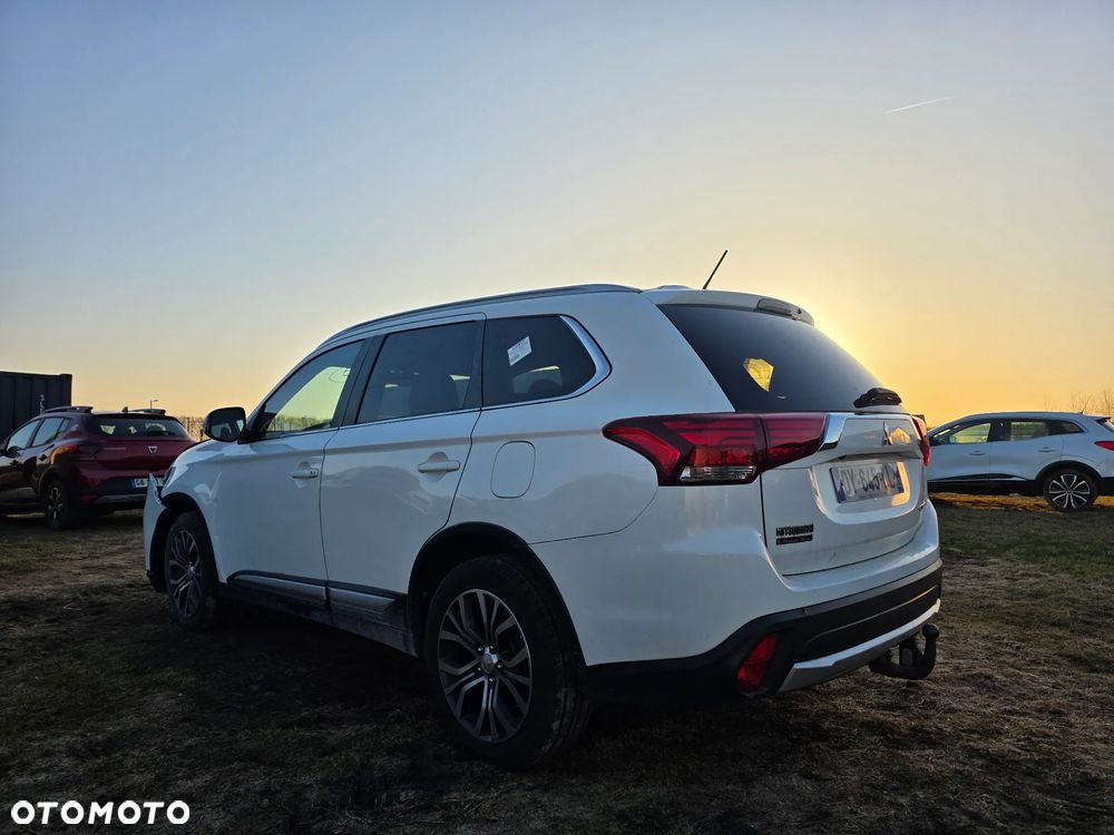 Mitsubishi Outlander - 4