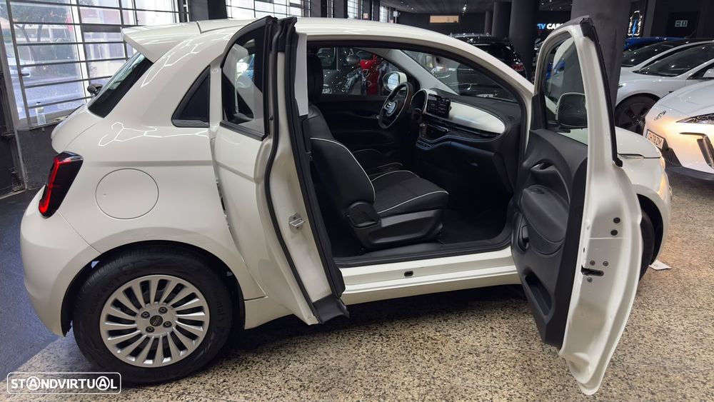 Fiat 500e 3 + 1 23,8kWh Icon - 37