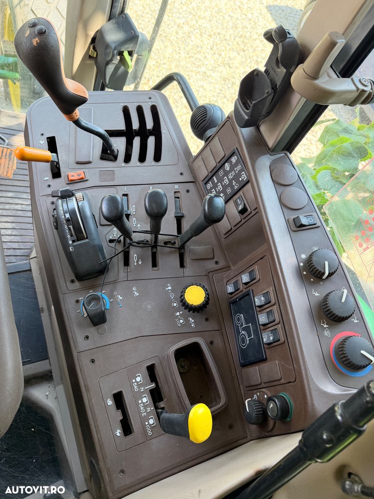 John Deere 6220 - 6