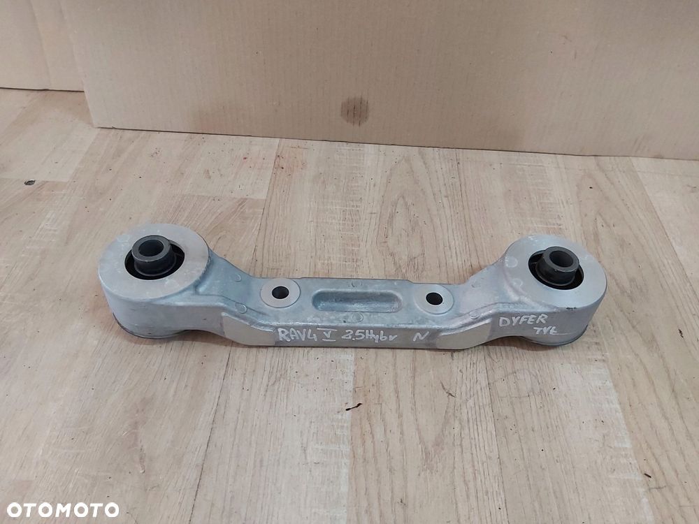 Toyota RAV4 V 2,5 poduszka łapa mocowanie mostu - 1