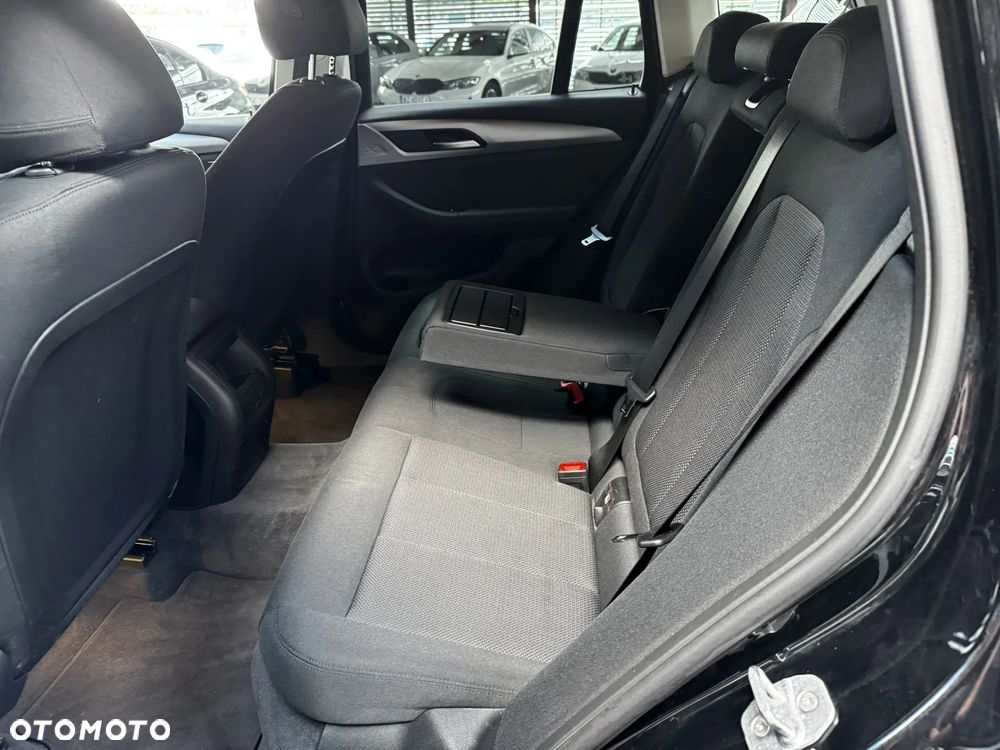 BMW X3 xDrive20i Advantage - 13
