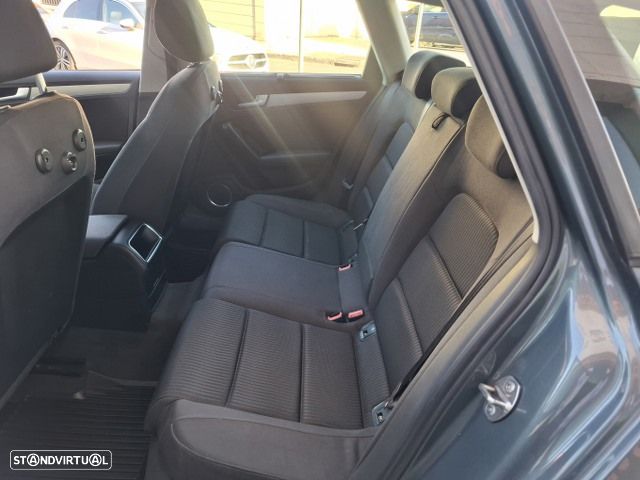 Audi A4 Avant 2.0 TDI Advance - 30