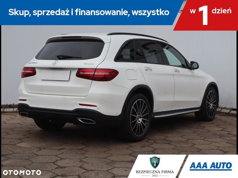 Mercedes-Benz GLC - 6