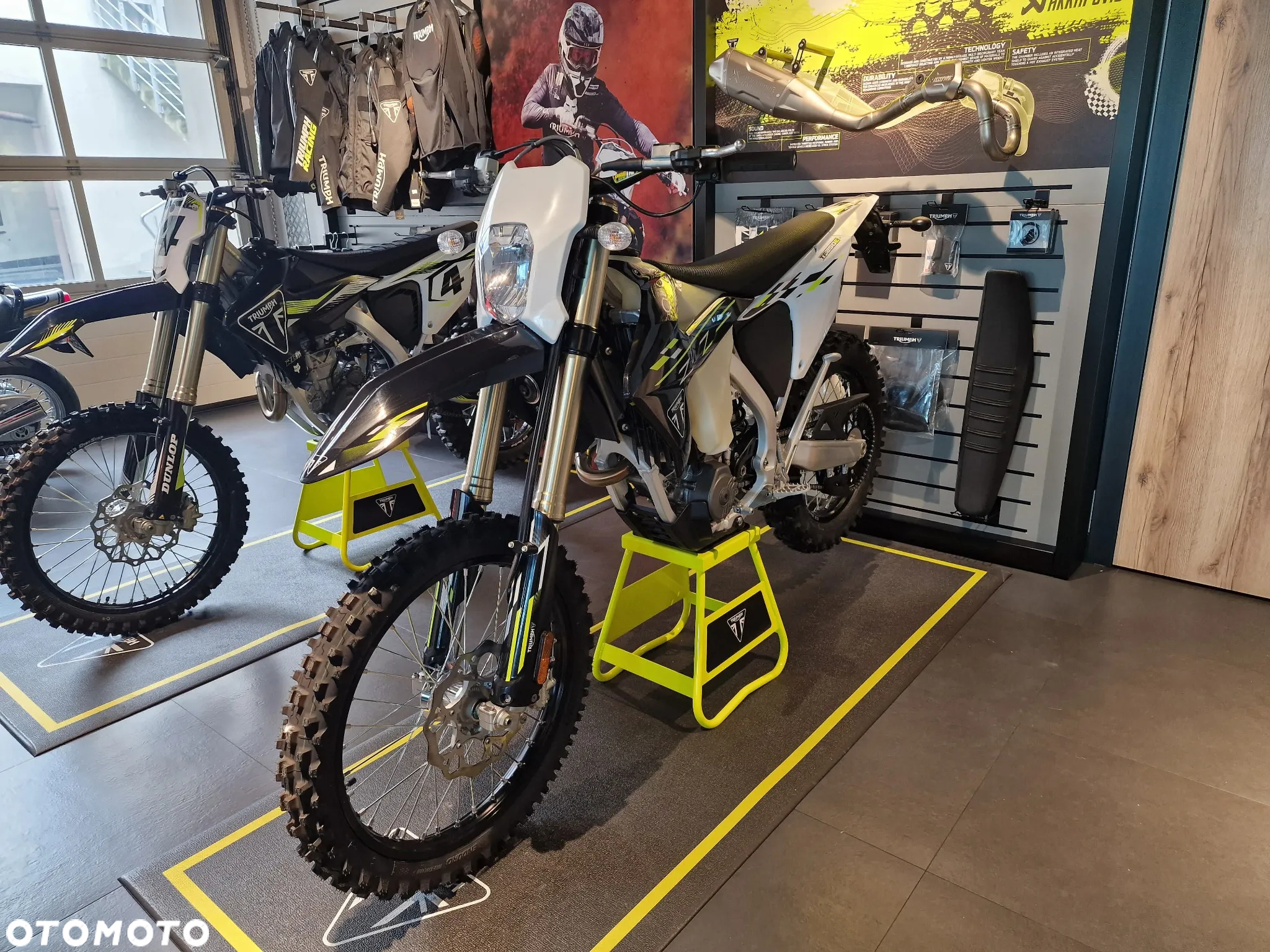 Triumph Inny - 5