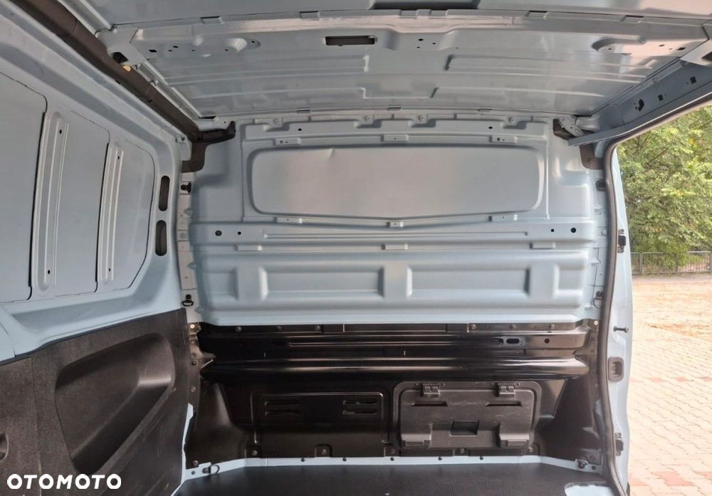 Renault Trafic - 23