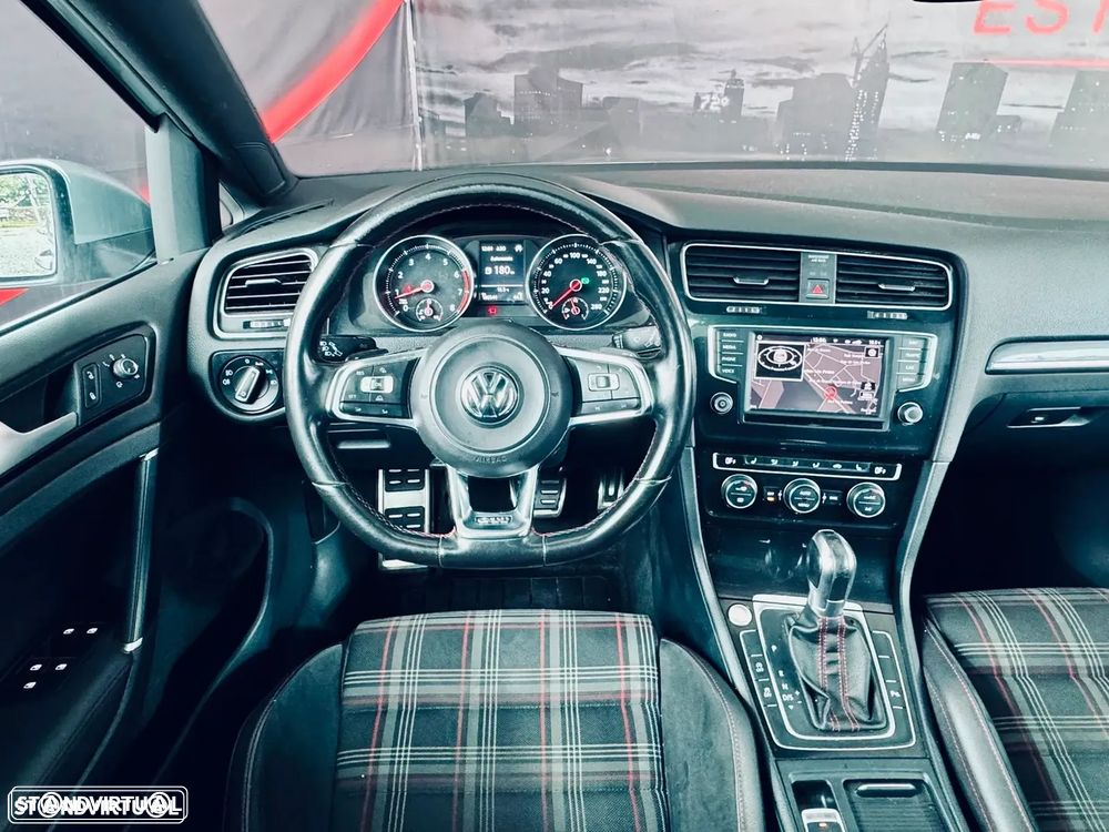 VW Golf GTI Performance BlueMotion DSG - 12