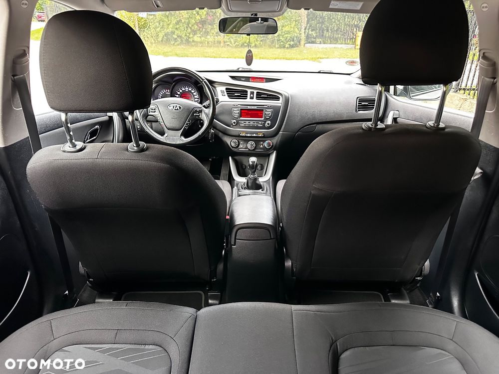 Kia Ceed 1.4 CVVT Dream Team Edition - 34