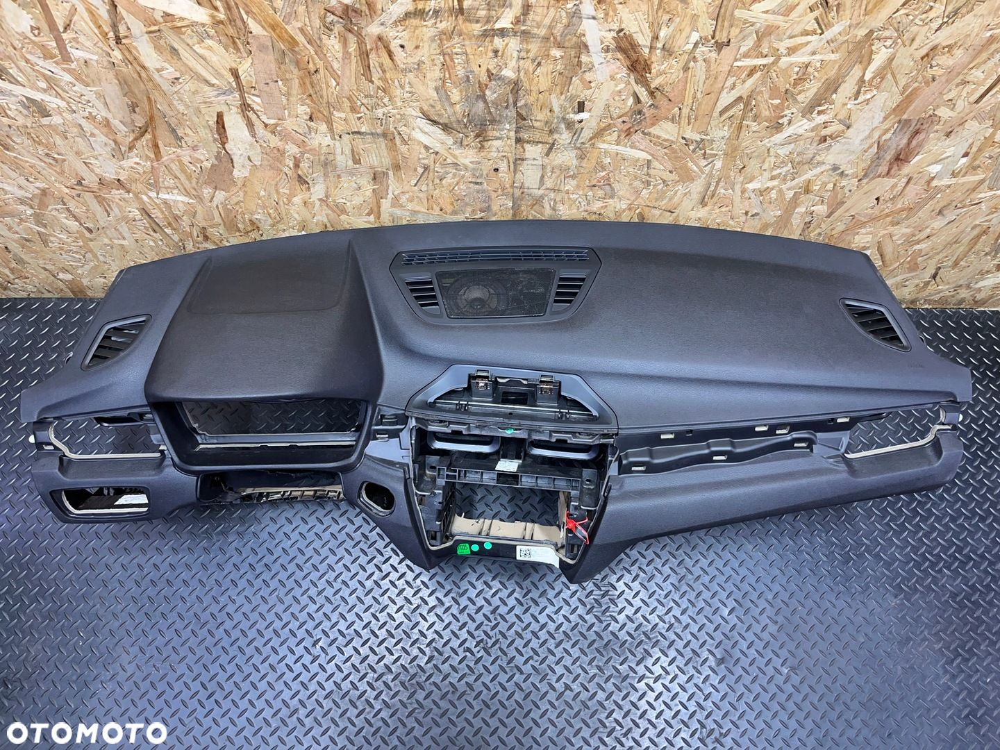 DESKA RODZIELCZA BMW X1 F48 CZARNA USA - 7