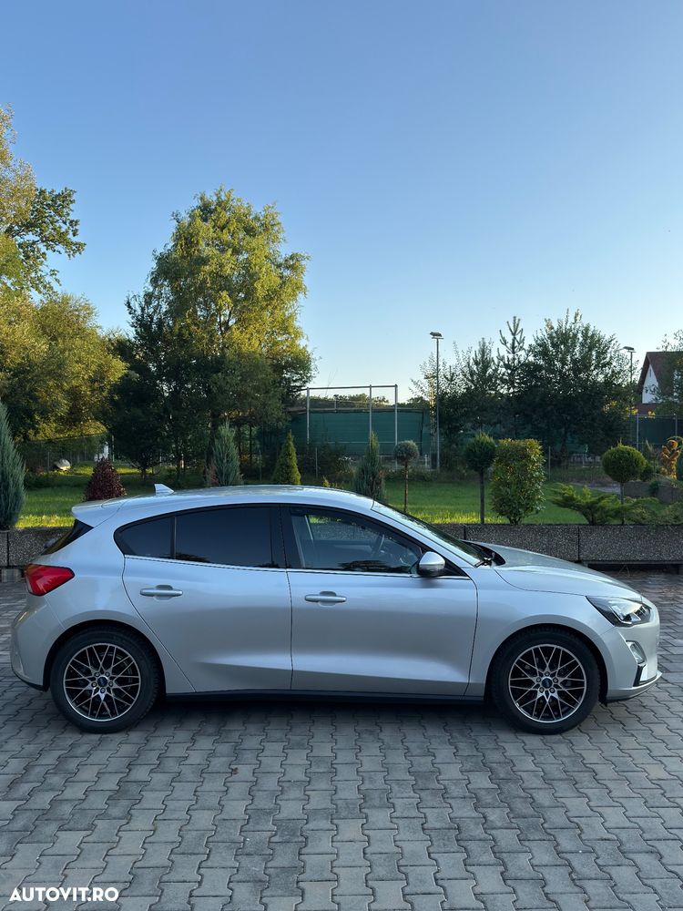 FORD Focus 2021 — imagine 7