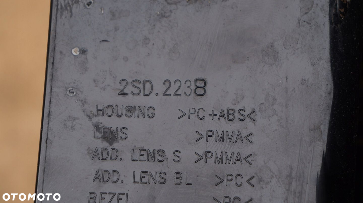 OPEL CROSSLAND X LEWA TYLNA LAMPA LEWY TYŁ W BŁOTNIK EU LED - 8