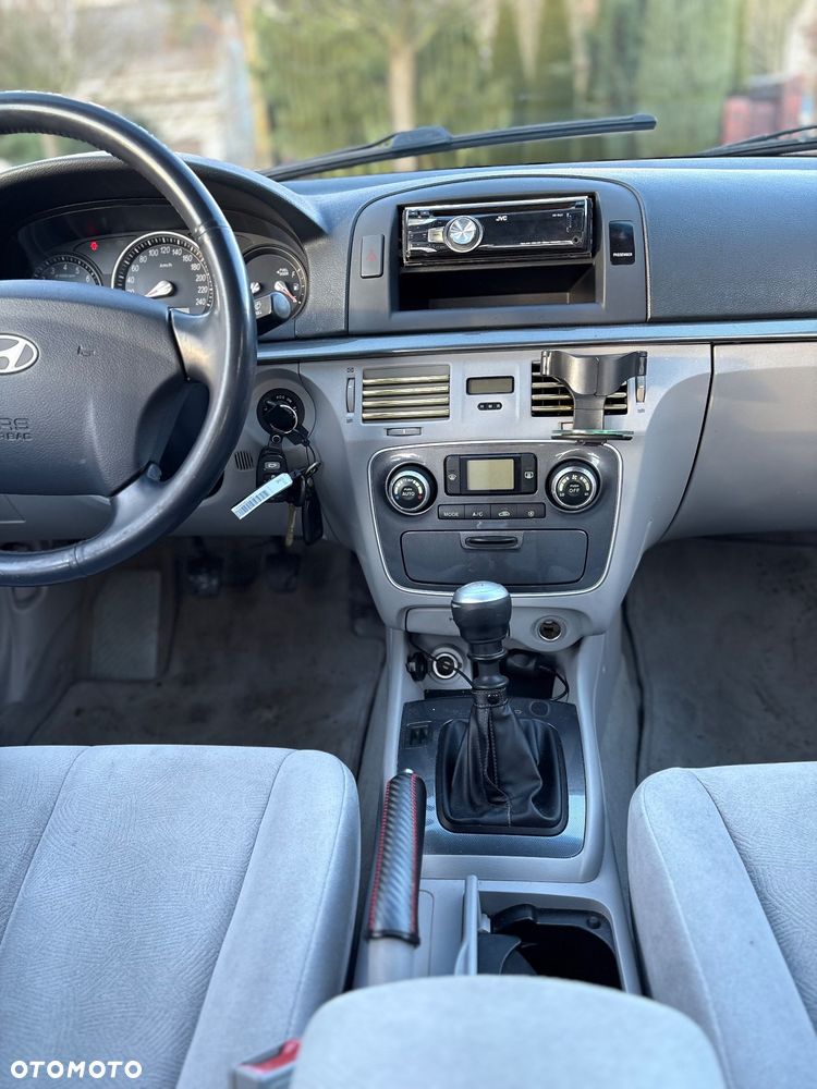 Hyundai Sonata 2.4 GLS - 16