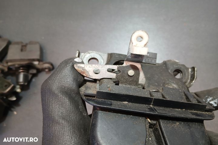 Broasca hayon 4B9827505M 8E9827520 4B9827505M 8E9827520 Audi A4 B6 [2 - 3