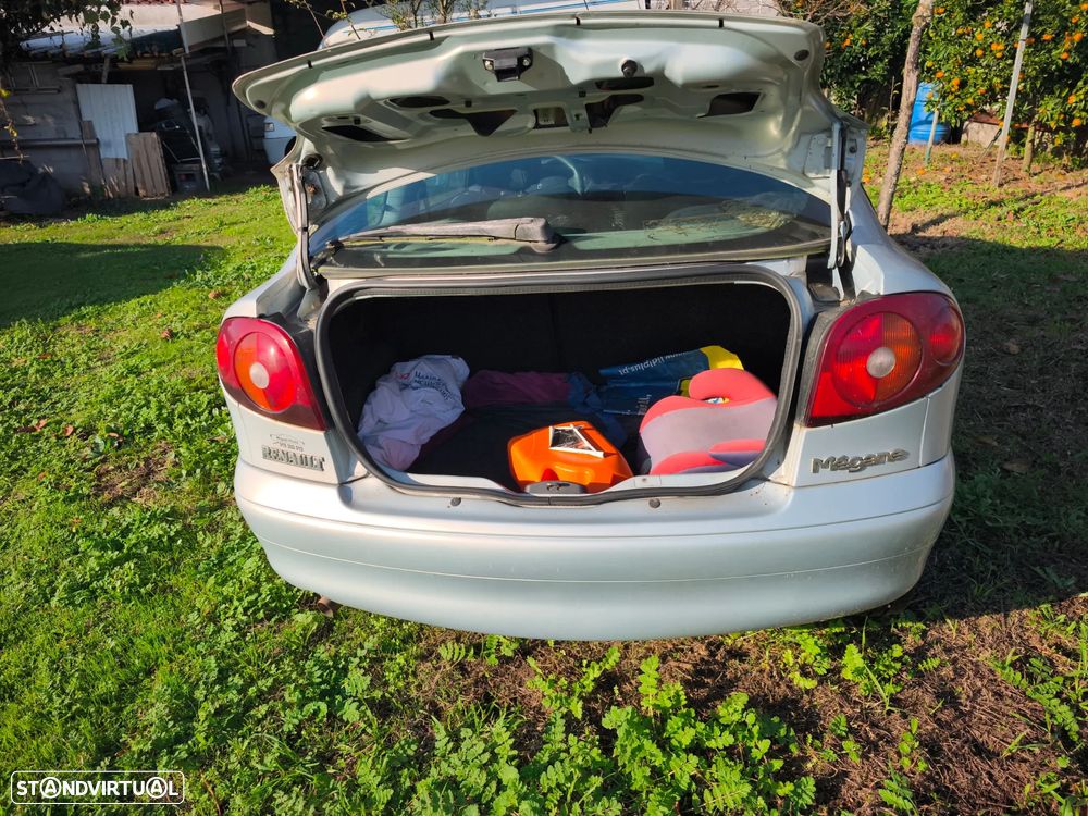 Renault Mégane 1.4 Confort Authentique - 12