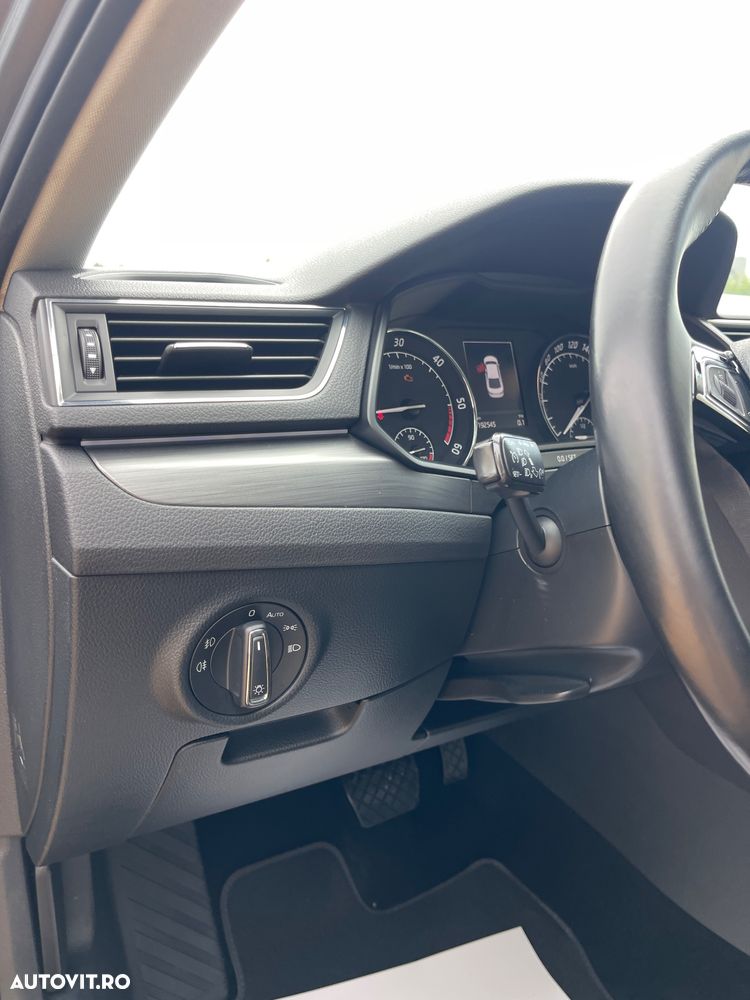 Skoda Superb 2.0 TDI 4X4 DSG Style - 30