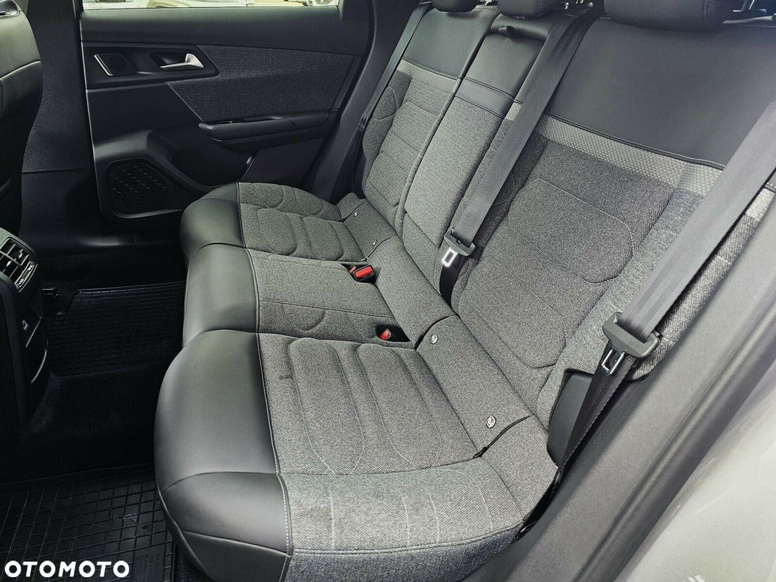 Citroën C5X 1.2 PureTech Shine EAT8 - 13