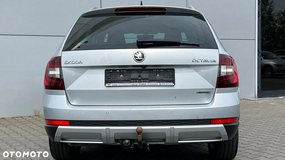 Skoda Octavia Scout 2.0 TDI 4x4 DSG - 11