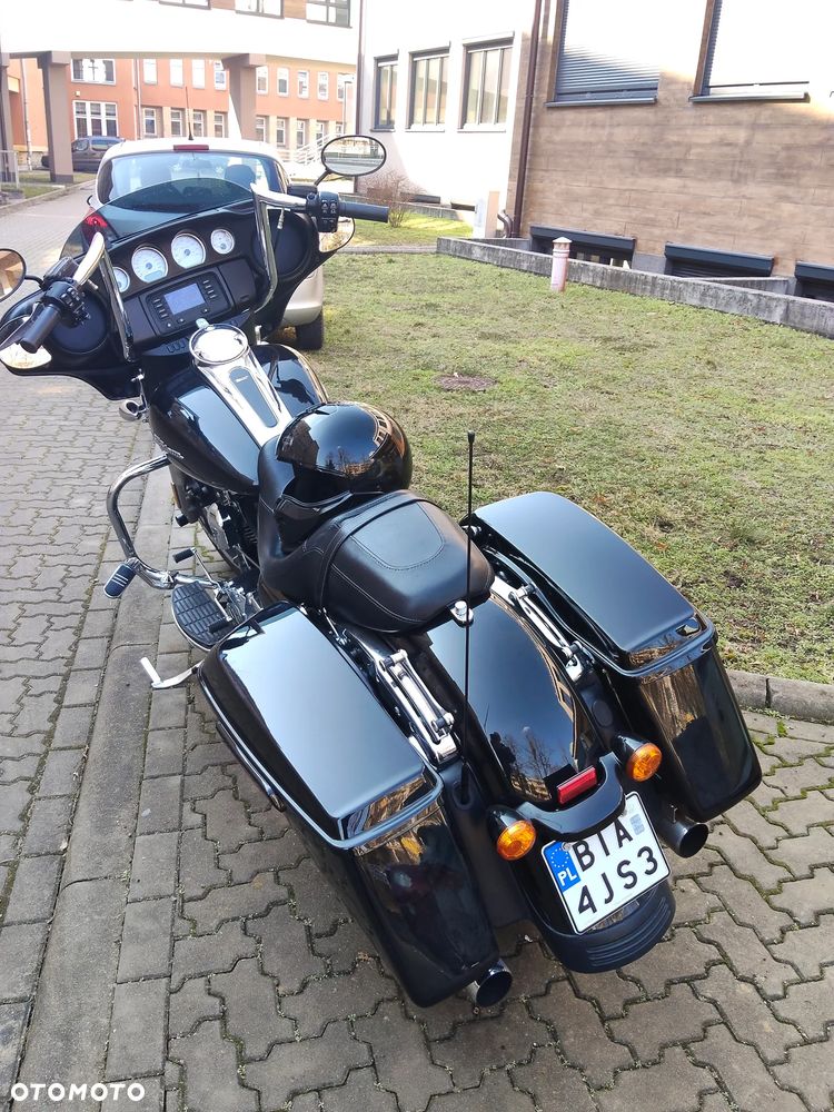 Harley-Davidson Touring Street Glide - 4