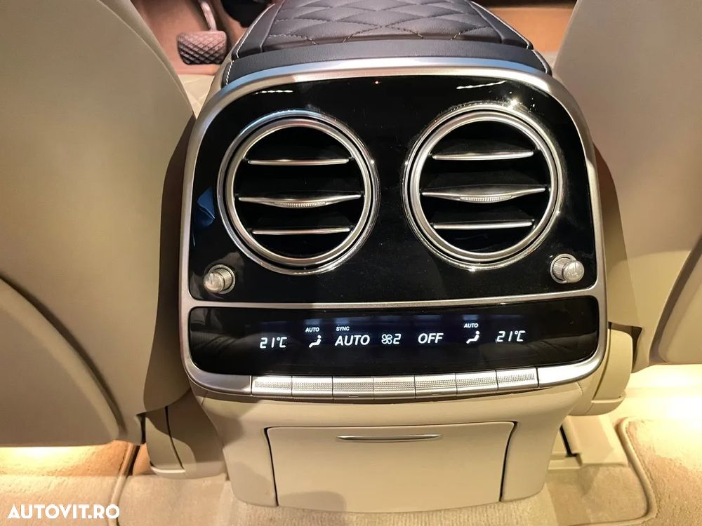 Mercedes-Benz S 500 4MATIC Aut - 35