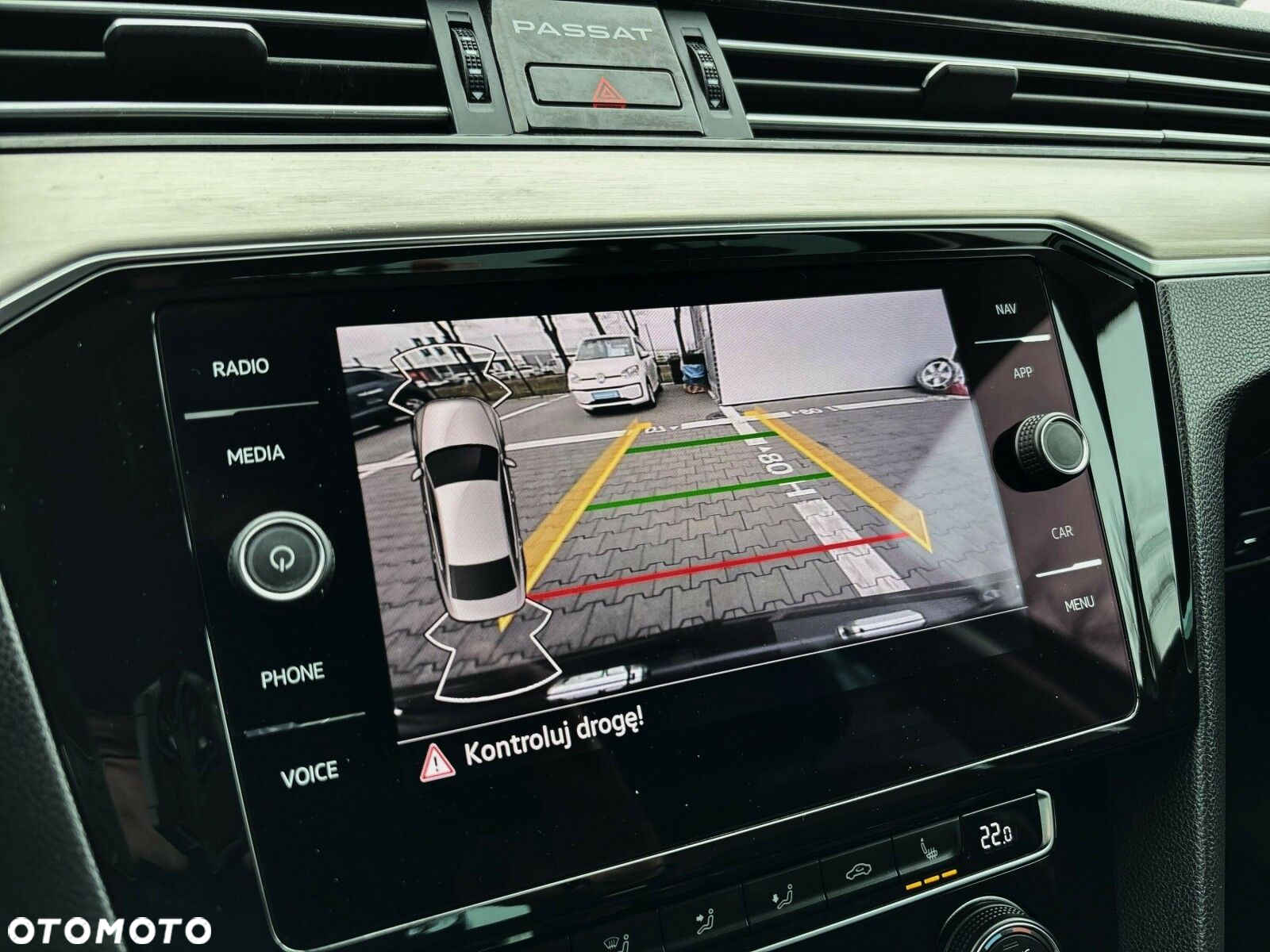 Volkswagen Passat 2.0 TDI Elegance DSG - 24