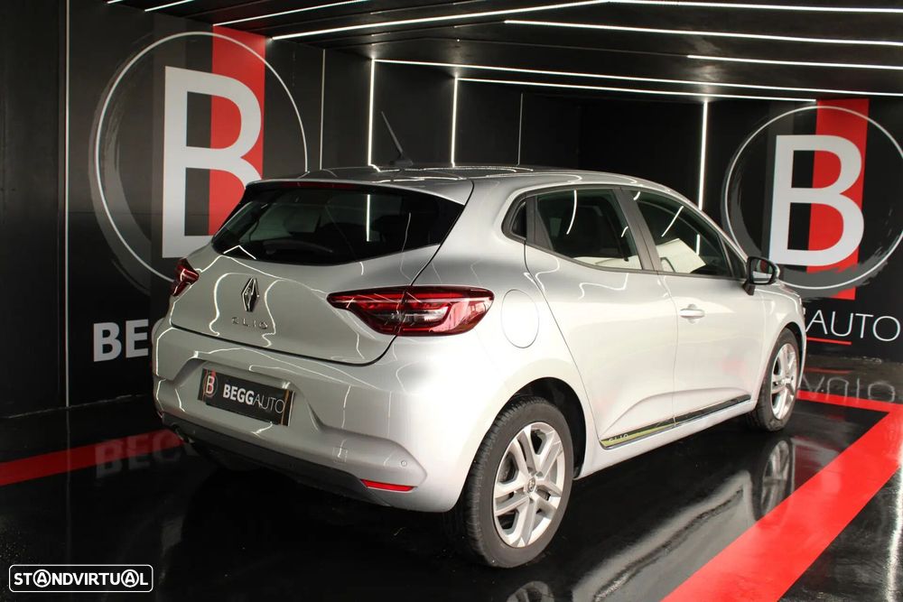 Renault Clio - 36