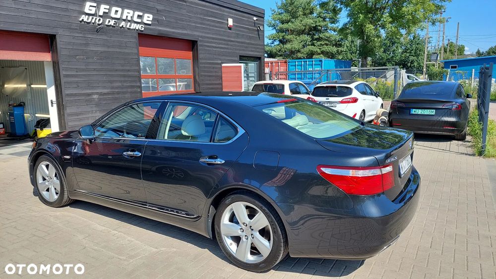 Lexus LS 460 Prestige - 40