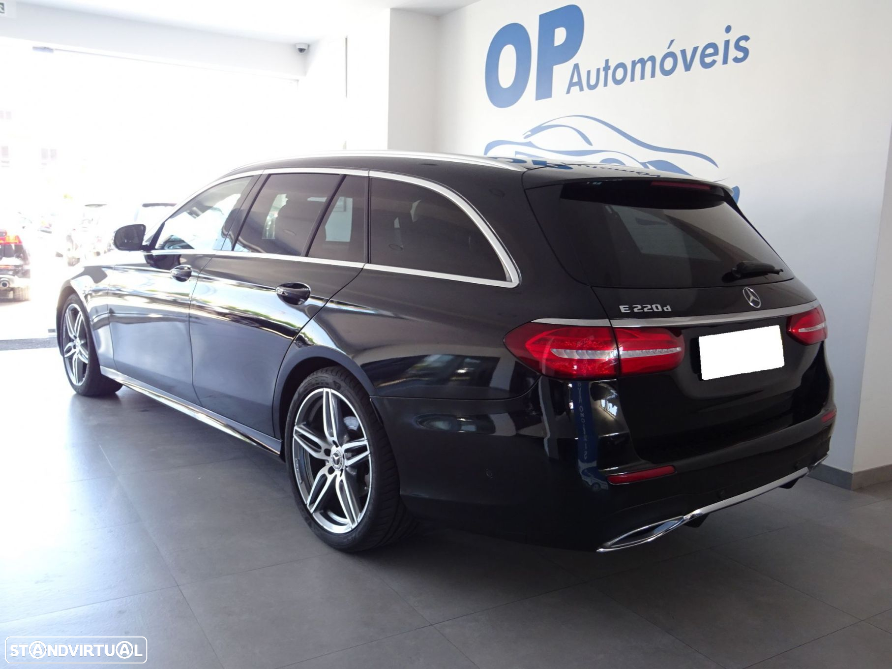 Mercedes-Benz E 220 d AMG Line 7L - 4