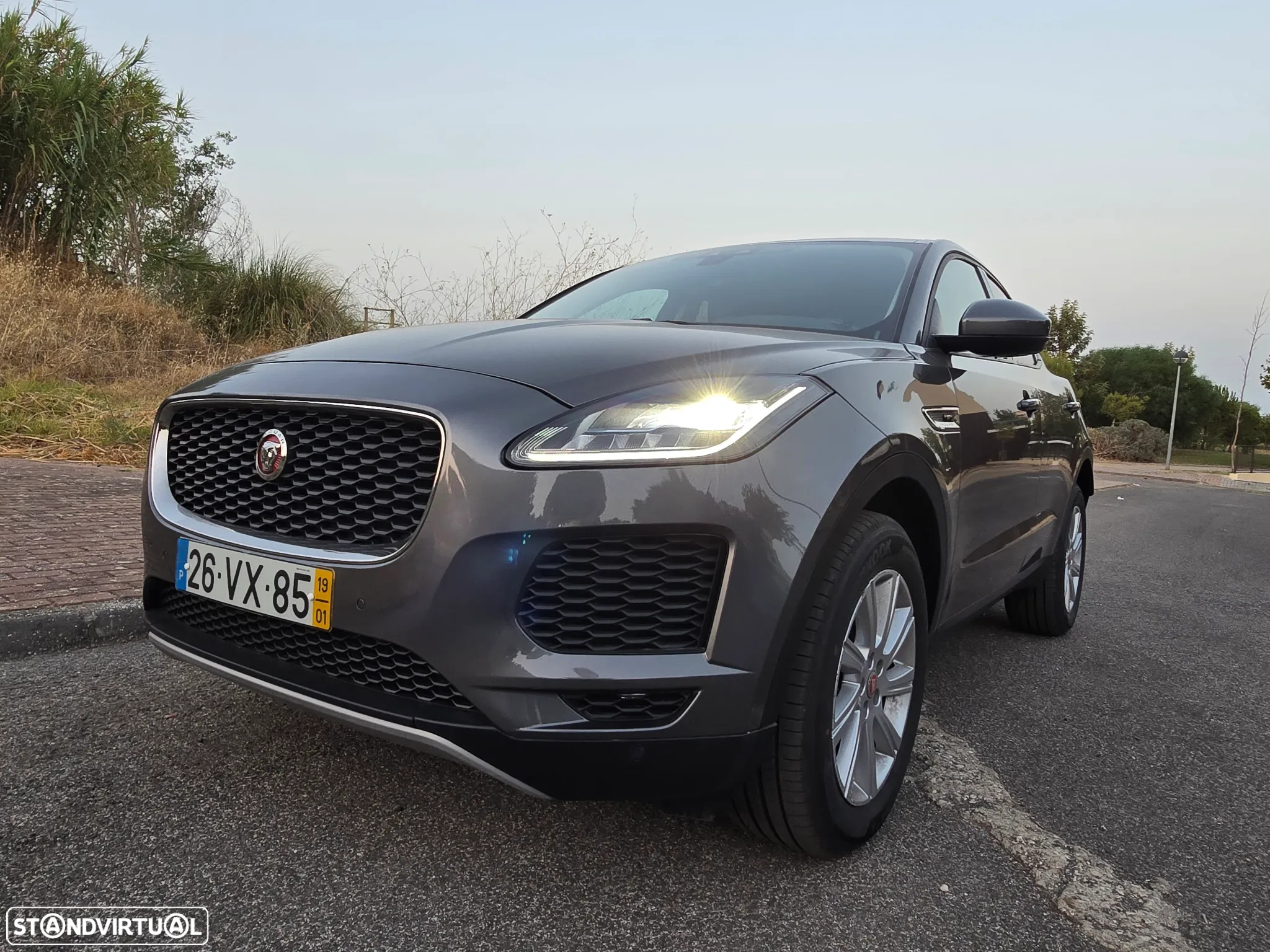 Jaguar E-Pace 2.0 i4D S - 12