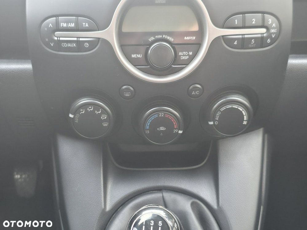 Mazda 2 - 16