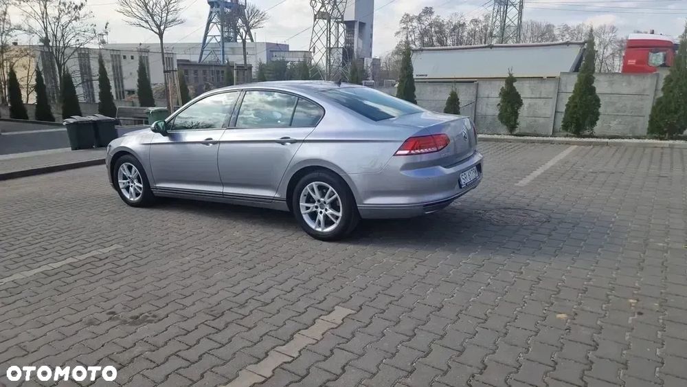 Volkswagen Passat ver-2-0-tdi-scr-trendline - 4