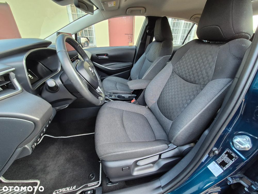 Toyota Corolla 1.8 Hybrid Executive - 26