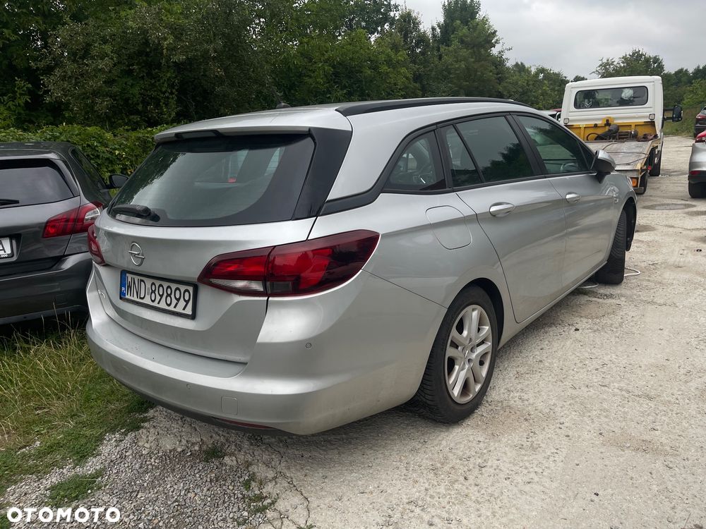 Opel Astra 1.2 T Business Elegance S&S - 4