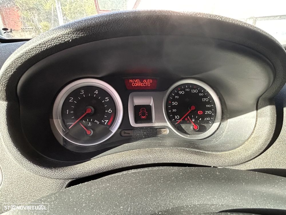 Renault Clio 1.2 16V Dynamique S - 4
